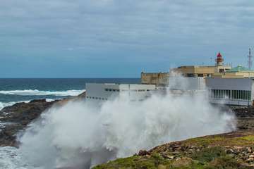 Montañas de agua en la costa de Telde (Foto Antonio Rico)